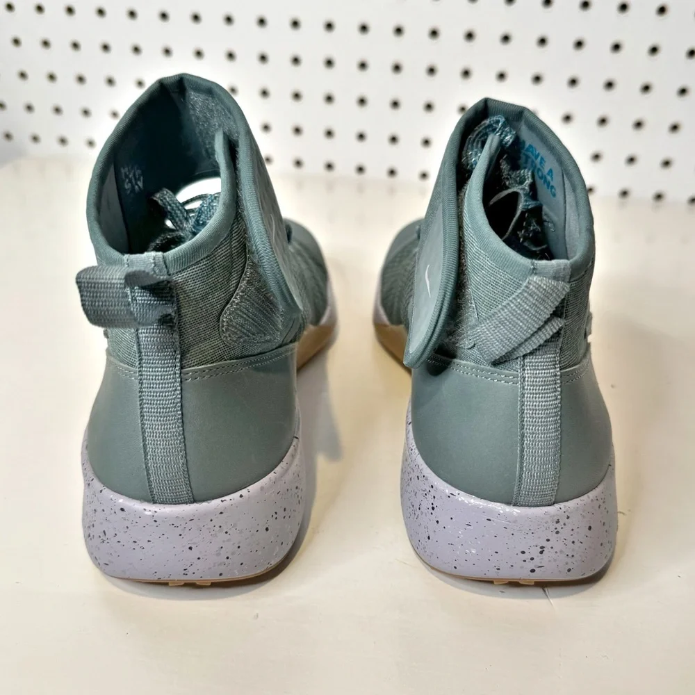 Nike | Women's Air Zoom Strong 2 Mid-Top Mesh Training Shoe‎ Sz. 7